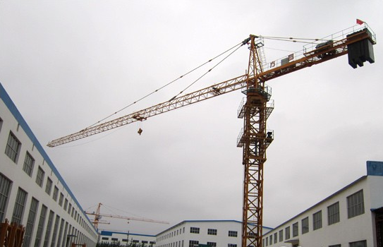 方圓、塔機(jī)