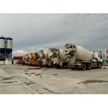 租賃混凝土灌車(chē)，攪拌運(yùn)輸車(chē)